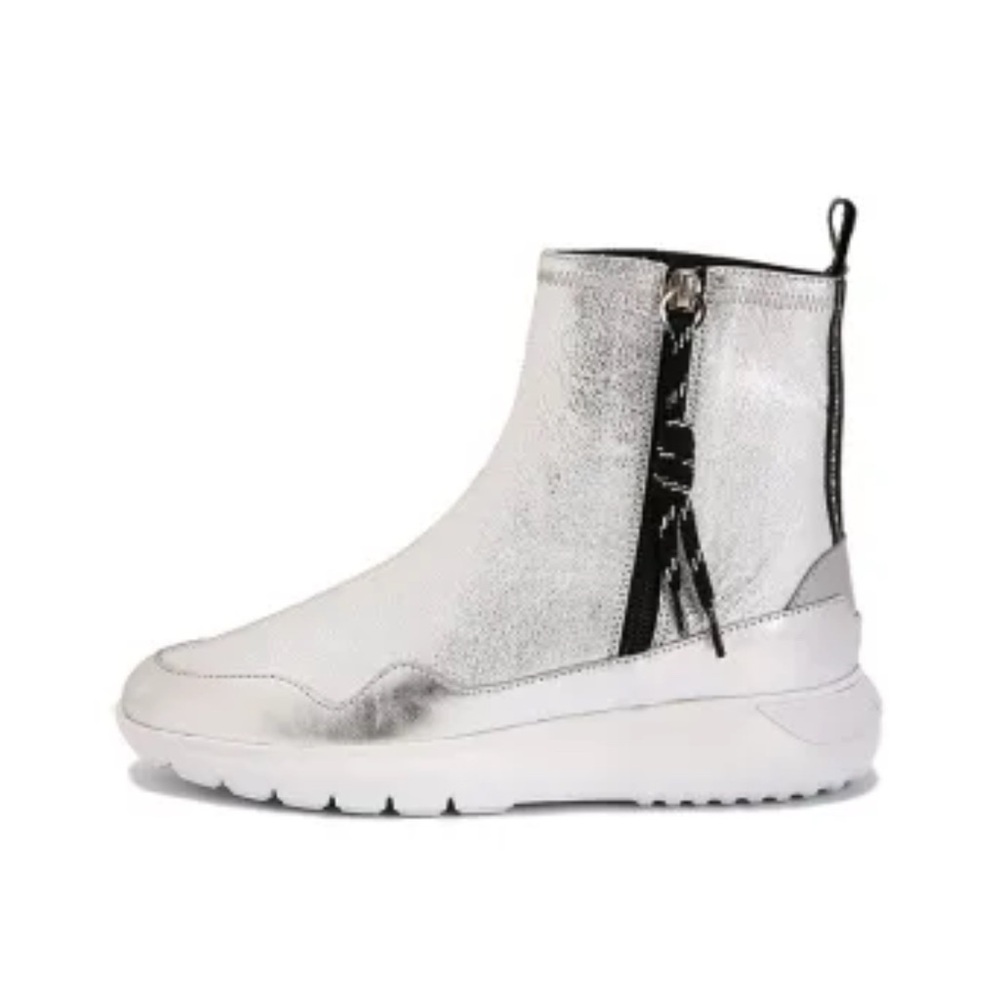 Hogan Silver Winter Boots with Textured Finish